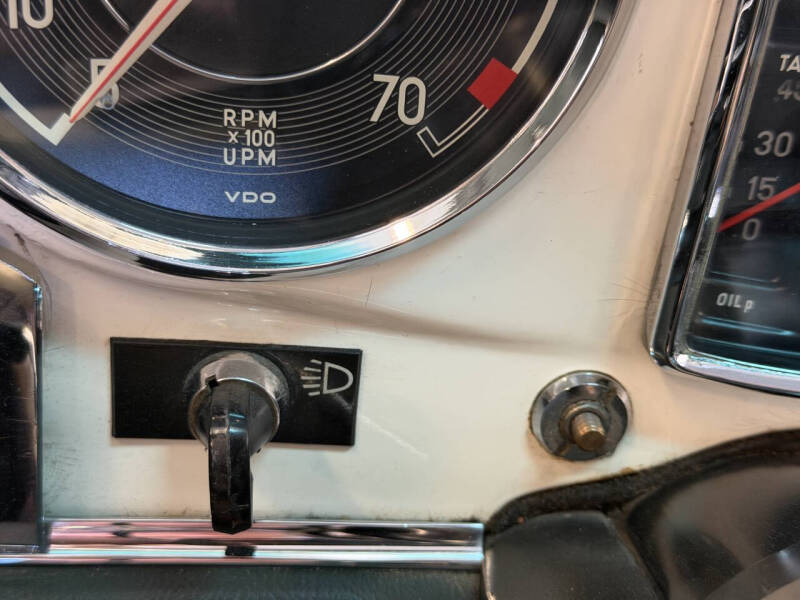 1970 Mercedes-Benz 280-Class