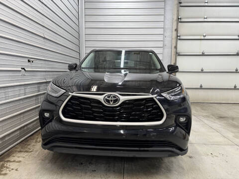 2023 Toyota Highlander LE