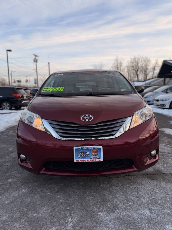 2014 Toyota Sienna XLE 7-Passenger