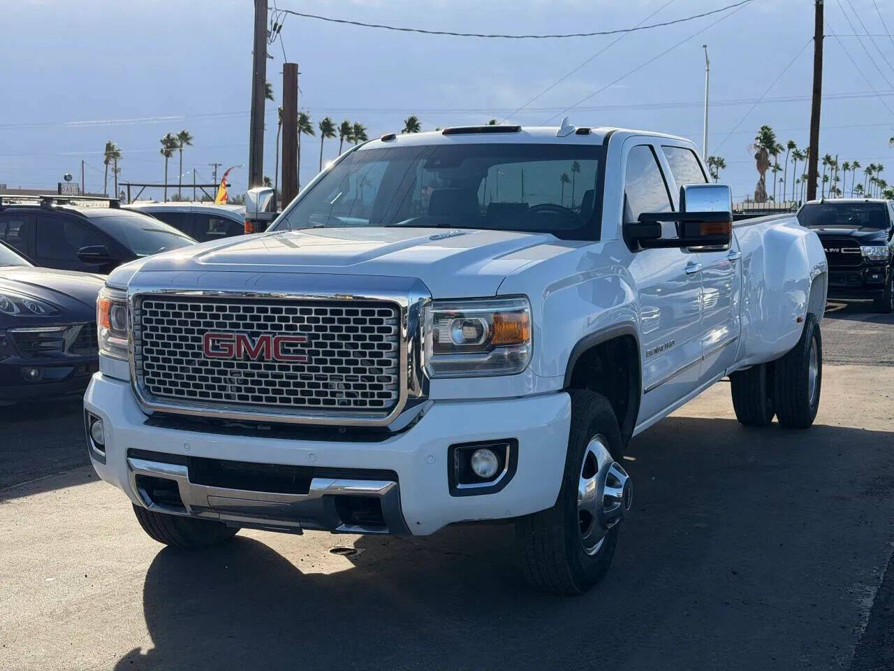 White 2015 GMC Sierra 3500HD Denali 4x4 Denali 4dr Crew Cab DRW 1