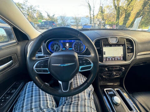 2017 Chrysler 300 Limited