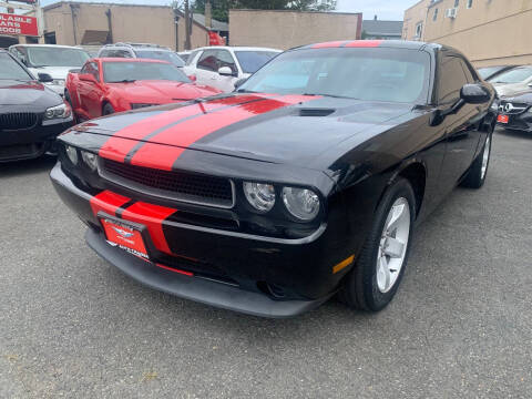 2013 Dodge Challenger SXT Plus