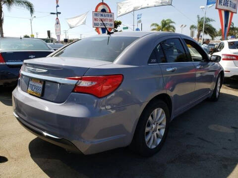 2013 Chrysler 200 Limited