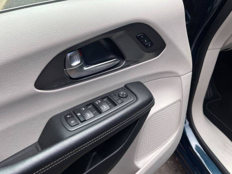 2022 Chrysler Pacifica Touring L