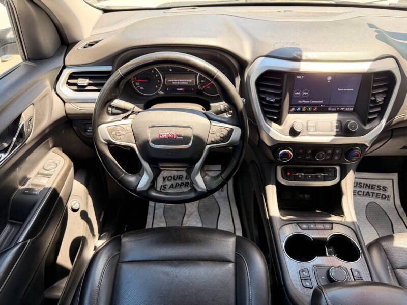 2023 GMC Acadia SLT