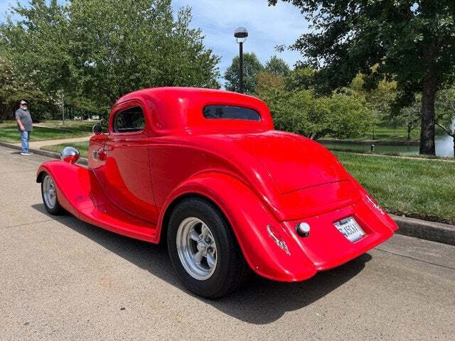 1934 Ford COUPE 12