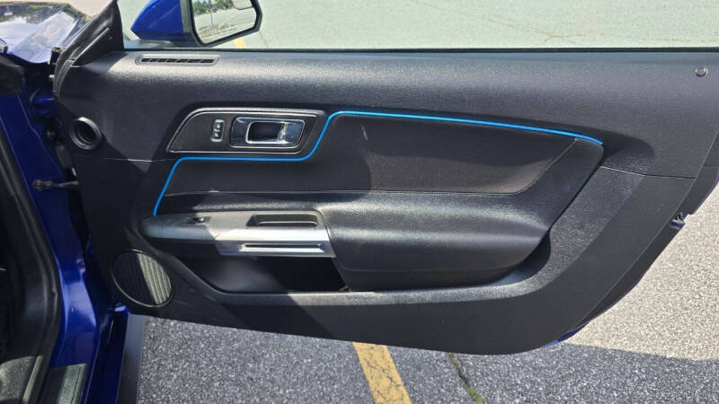 2016 Ford Mustang V6