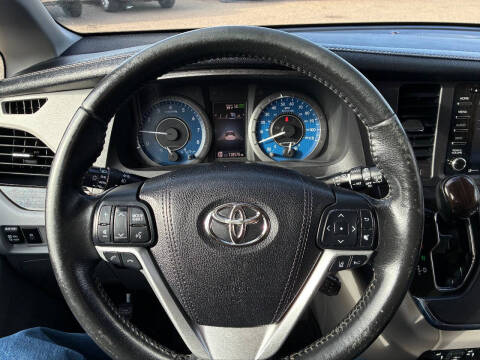 2018 Toyota Sienna XLE 8-Passenger