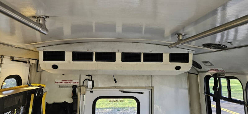 2014 Ford F-550 Shuttle Bus
