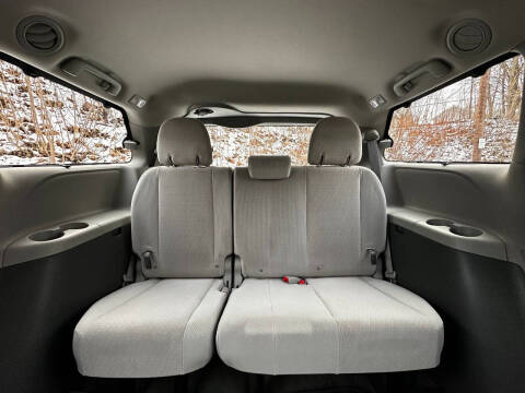2015 Toyota Sienna LE 7-Passenger