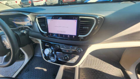 2022 Chrysler Pacifica Touring L