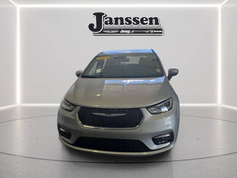 2023 Chrysler Pacifica Touring L
