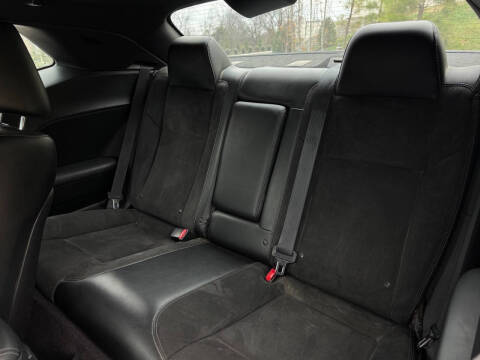 2017 Dodge Challenger 392 HEMI Scat Pack Shaker