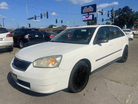 2007 Chevrolet Malibu Maxx for sale at Corridor Motors in Cedar Rapids IA