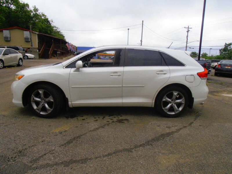 2010 Toyota Venza Base's photo