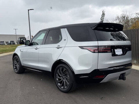 2023 Land Rover Discovery P300 S R-Dynamic