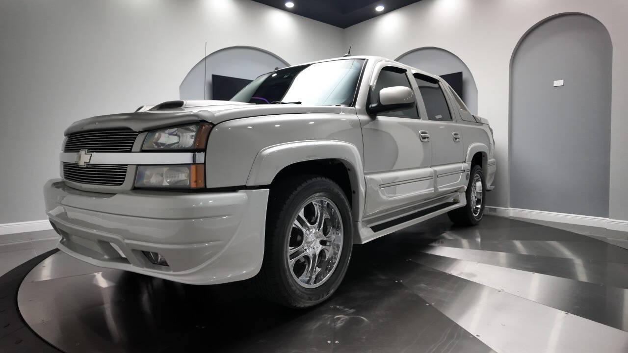 2004 Chevrolet Avalanche 13