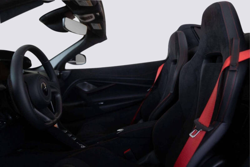 2025 McLaren 750S Spider