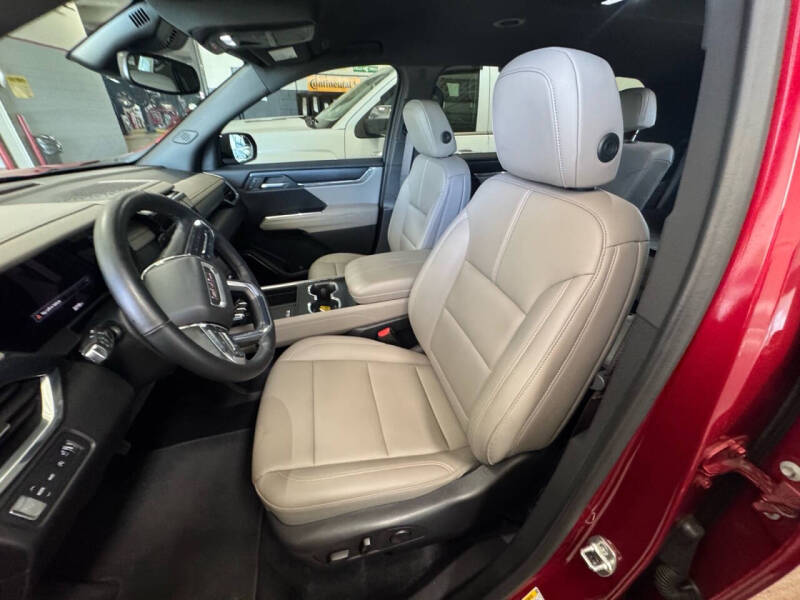 2024 GMC Acadia Elevation