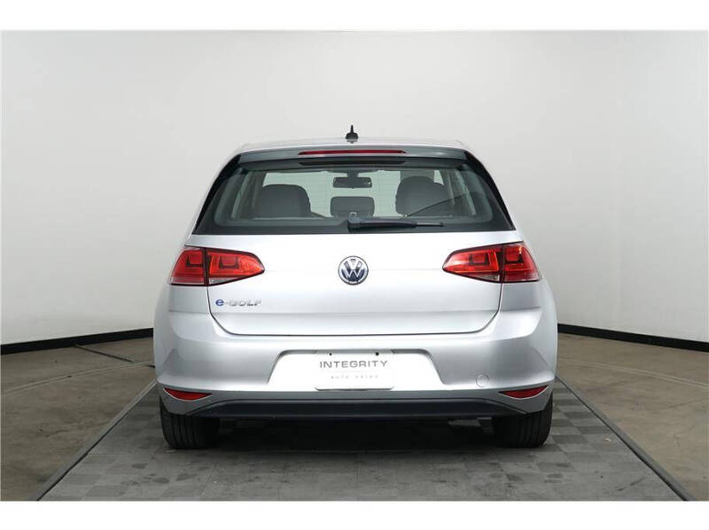 2016 Volkswagen e-Golf SE