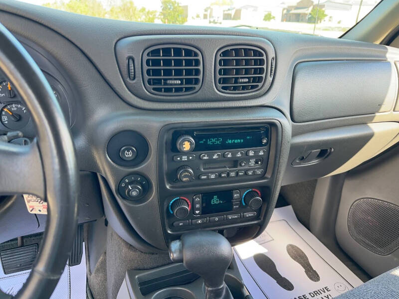 2004 Chevrolet TrailBlazer EXT LT