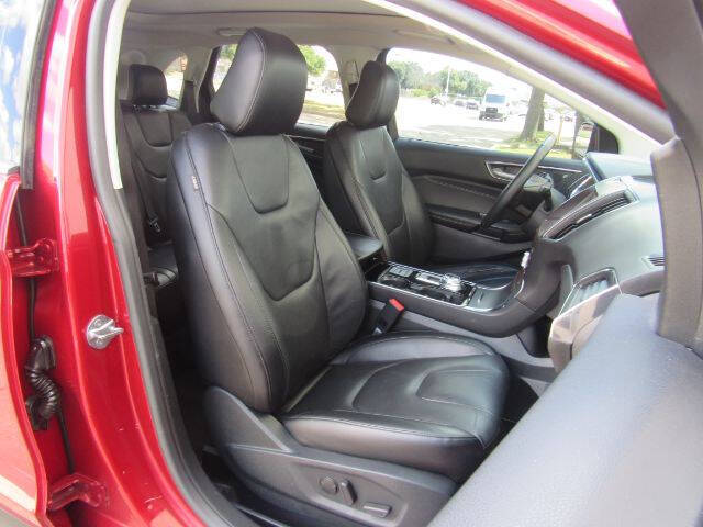 2020 Ford Edge Titanium