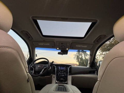 2017 Cadillac Escalade Luxury