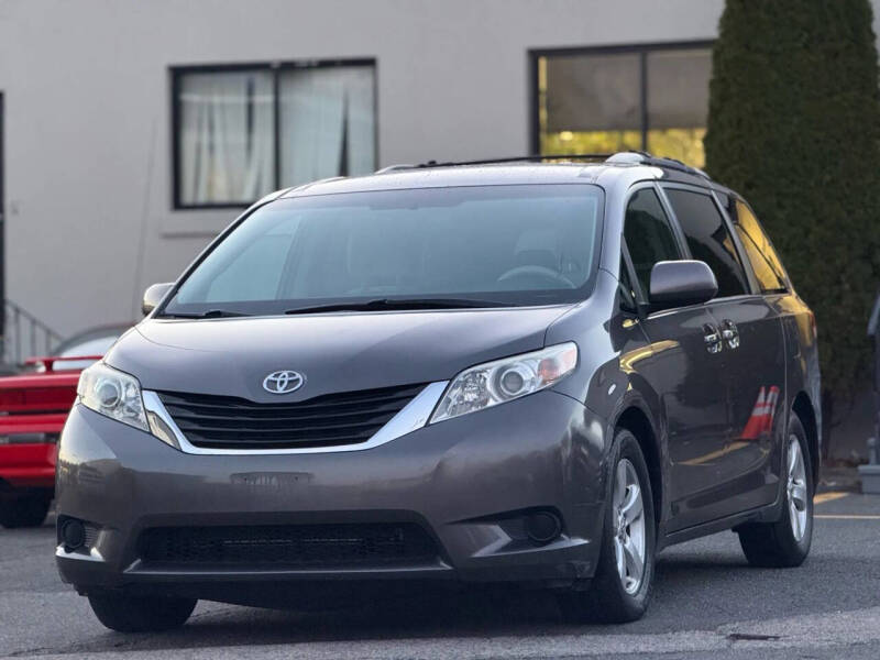 2012 Toyota Sienna