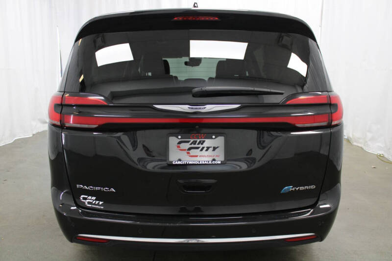 2024 Chrysler Pacifica Plug-In Hybrid Select