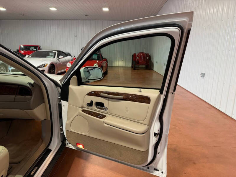 2002 Lincoln Town Car Executive