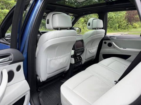 2010 BMW X5 M