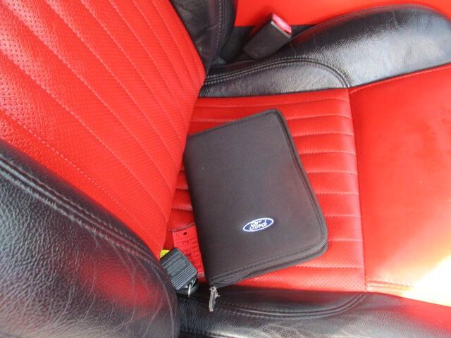 2004 Ford Thunderbird Deluxe