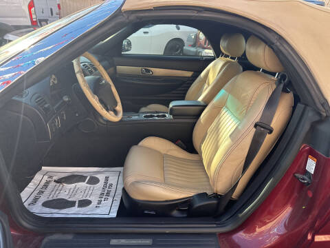 2004 Ford Thunderbird Deluxe