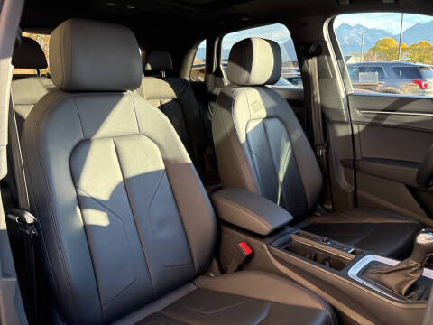 2024 Audi Q3 quattro S line Premium 45 TFSI