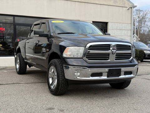 2016 RAM 1500 SLT
