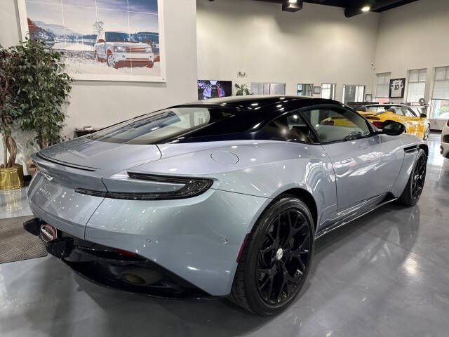 2019 Aston Martin DB11 V8