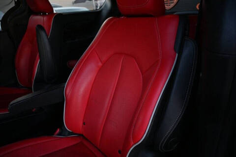 2020 Chrysler Pacifica Hybrid Limited Red S