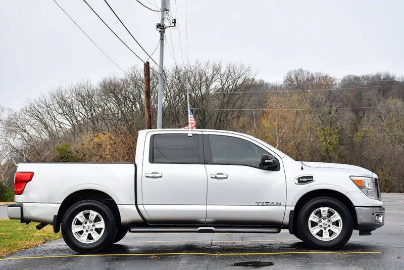 2017 Nissan Titan