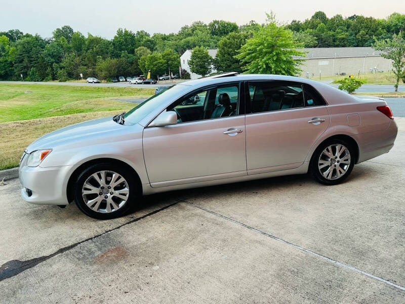 2008 Toyota Avalon Touring photo 2