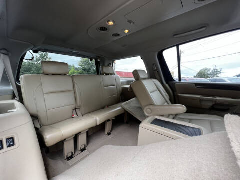 2011 Nissan Armada SV