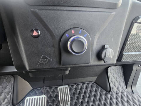 2025 Denago Rover XL