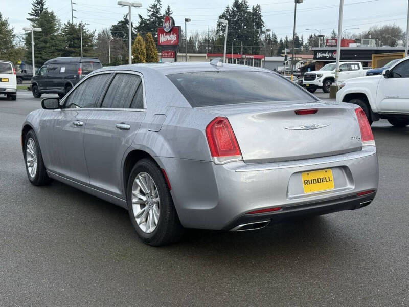 2016 Chrysler 300 C