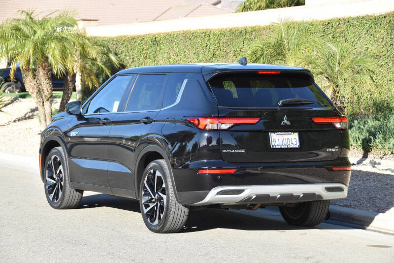 2023 Mitsubishi Outlander PHEV SE