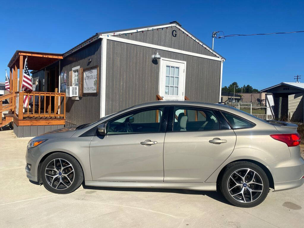 BRONZE 2015 Ford Focus SE SE 4dr Sedan 2