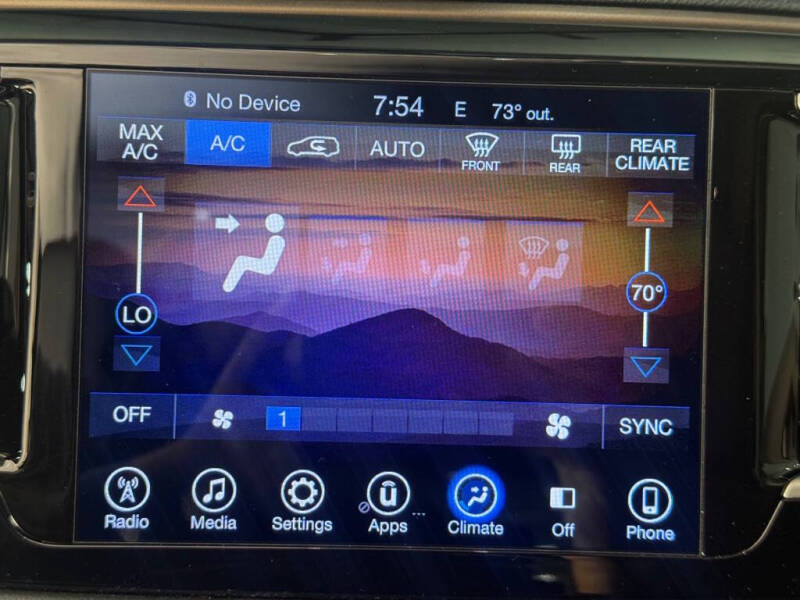 2017 Chrysler Pacifica Touring-L