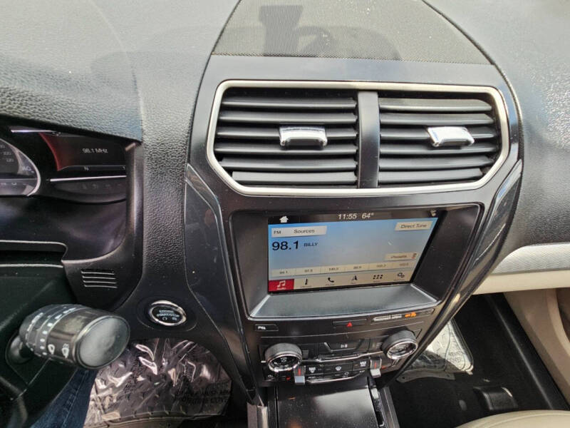 2017 Ford Explorer Platinum