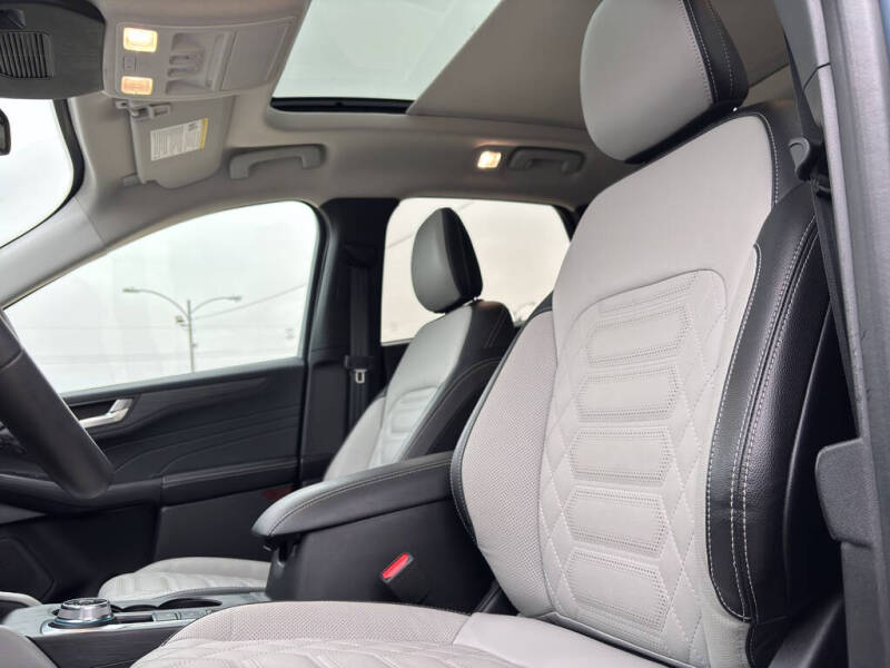 2023 Ford Escape Platinum