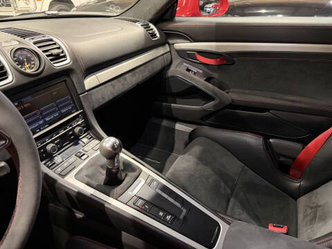 2016 Porsche Cayman GT4