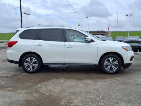 2020 Nissan Pathfinder SV