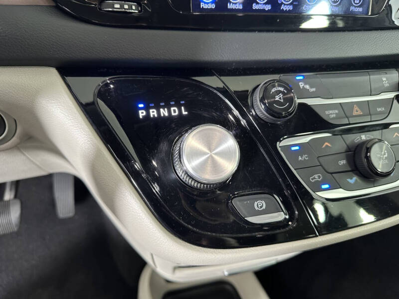 2017 Chrysler Pacifica Touring